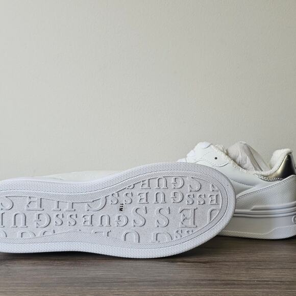 GUESS Women's Sybela Lace Up Round Toe Causal Sneakers Size 11 White NWT - Picture 6 of 7